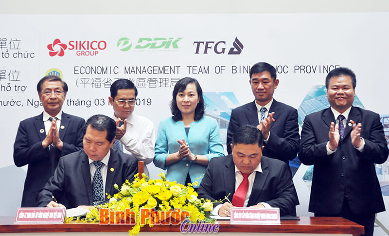 Ký kết hợp tác xúc tiến đầu tư vào Khu công nghiệp Minh Hưng - Sikico